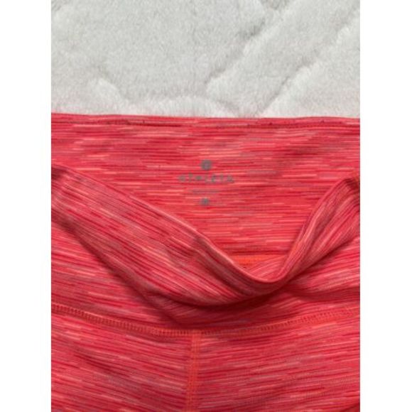 ATHLETA Energy Power Up Women's (M) Pink Capri Leggings - Split Hems - Picture 3 of 7